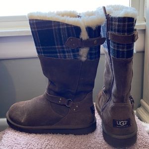 Tall UGG boots size 5 kids